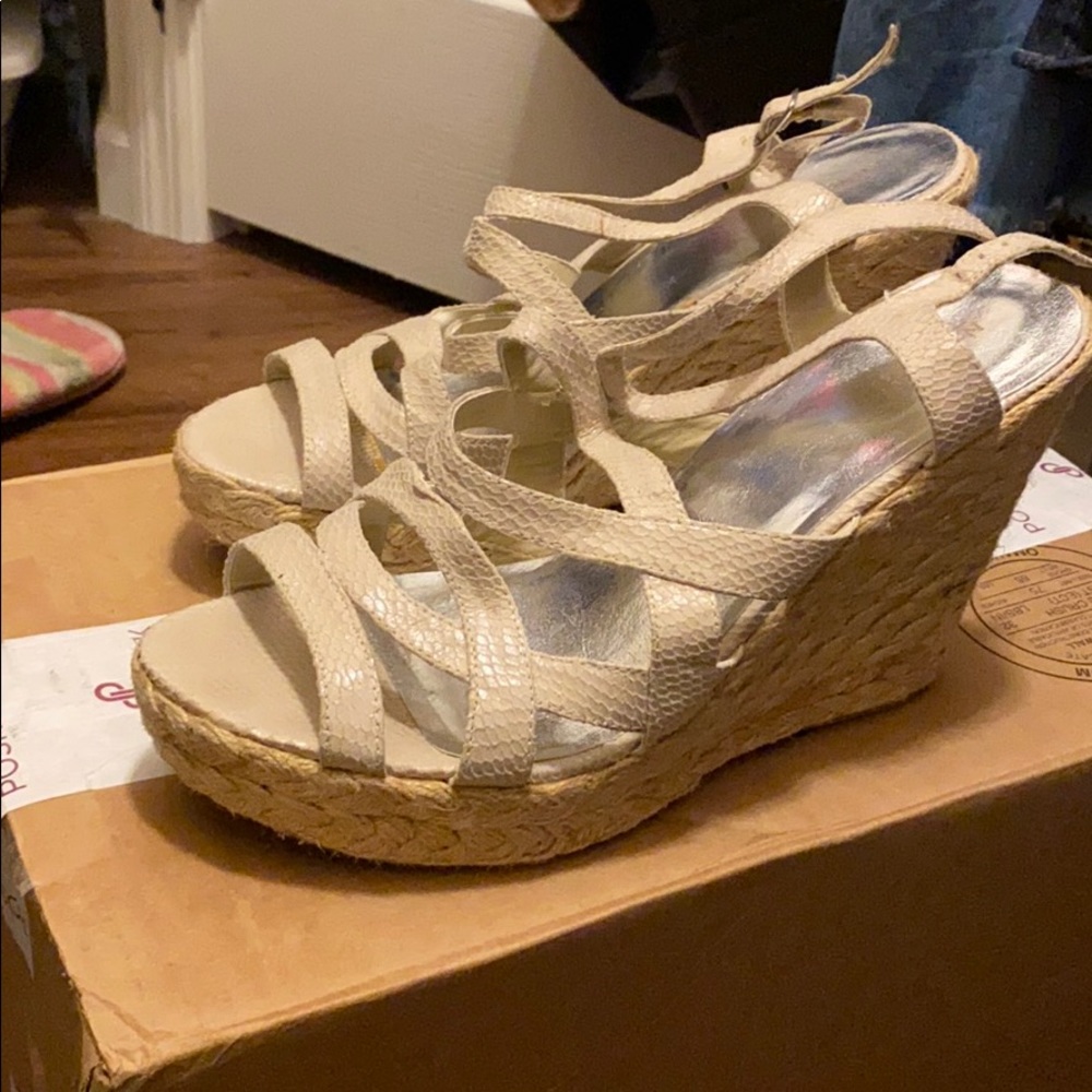 Cream wedges